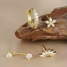 🌸 4-Piece Gold Dainty Flower & Crystal Stud Earring Set – Elegant Mismatched Design