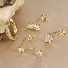 🌸 4-Piece Gold Dainty Flower & Crystal Stud Earring Set – Elegant Mismatched Design